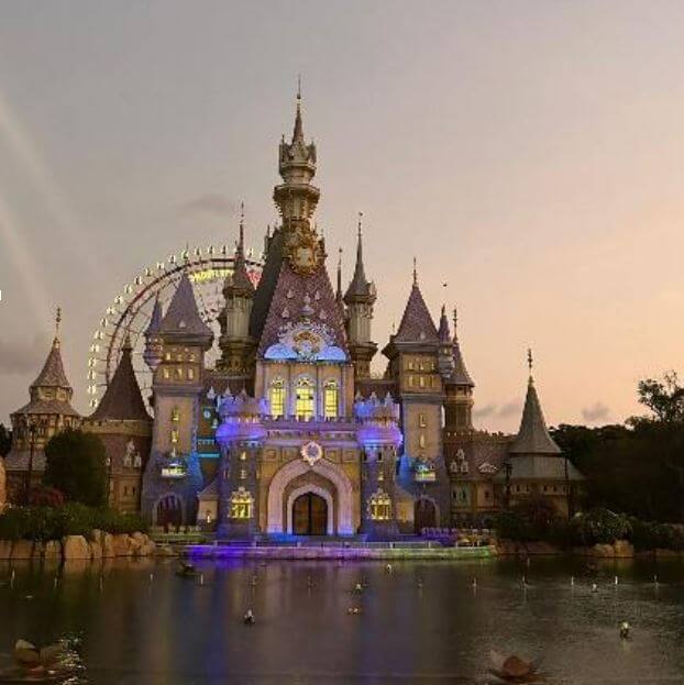 פארק השעשועים הגדול VinWonders בפו קוק