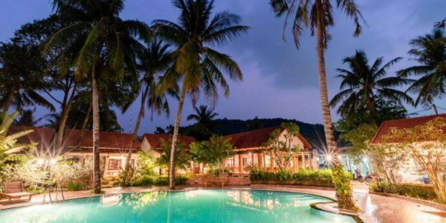 בריכה במלון Hula Hula Beachfront בפו קוק