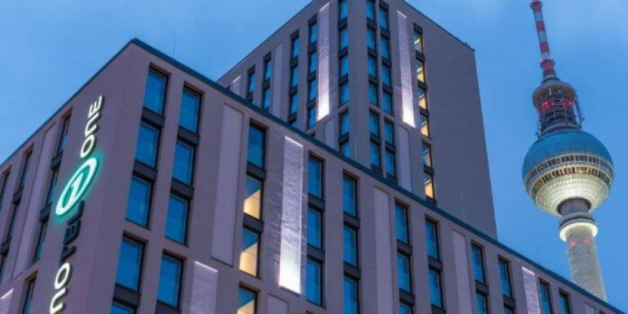 מלון Motel One Berlin בקרבת מגדל הטלביזיה של ברלין